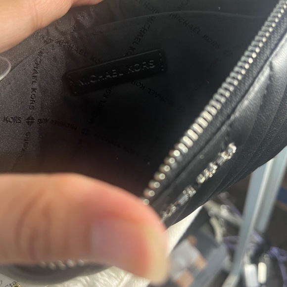 MK medium quilted wristlet - Picture 5 of 8